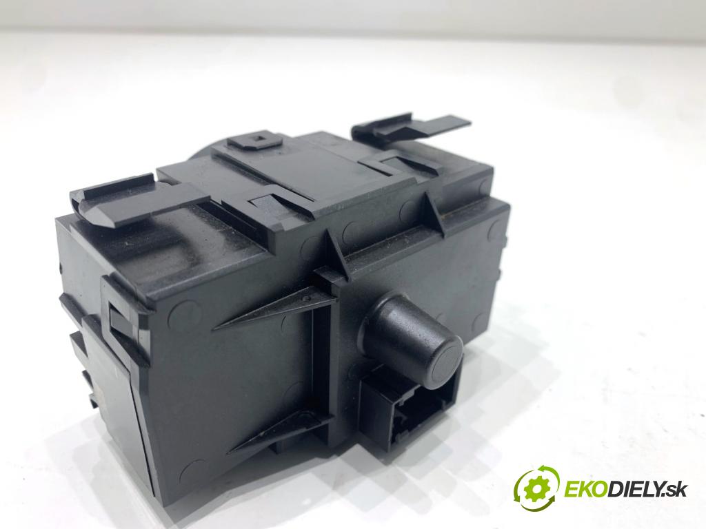 BMW E87 liftback 2005 85 kW 116 i 1596 Spínač svetiel 6932794