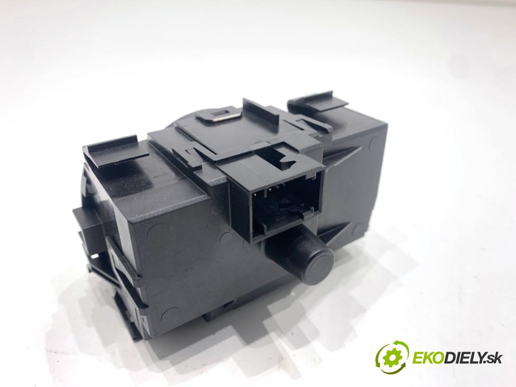 BMW E87 liftback 2005 85 kW 116 i 1596 Spínač svetiel 6932794