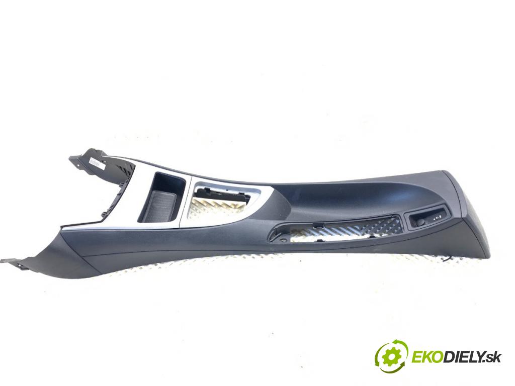 BMW E87 liftback 2005 85 kW 116 i 1596 Tunel středový  (Středový tunel)