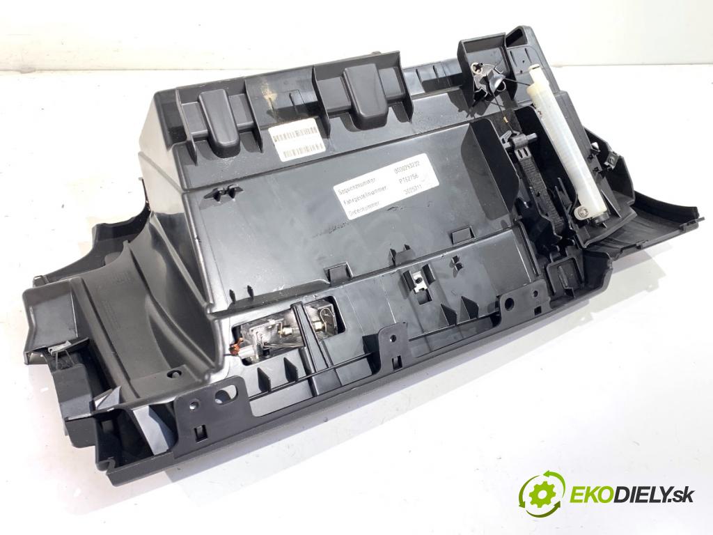 BMW E87 liftback 2005 85 kW 116 i 1596 přihrádka kastlík spolujezdce  (Přihrádka (kastlík))