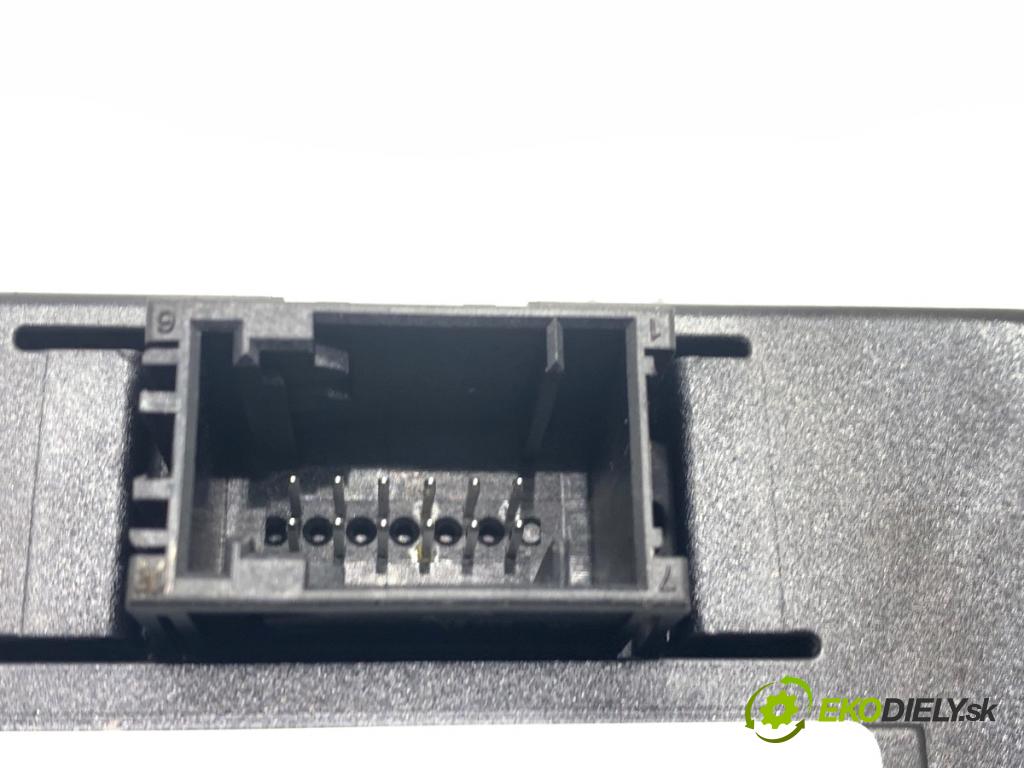 BMW E87 liftback 2005 85 kW 116 i 1596 Panel ovládaní topení 6960860 (Páčky pod volantem)