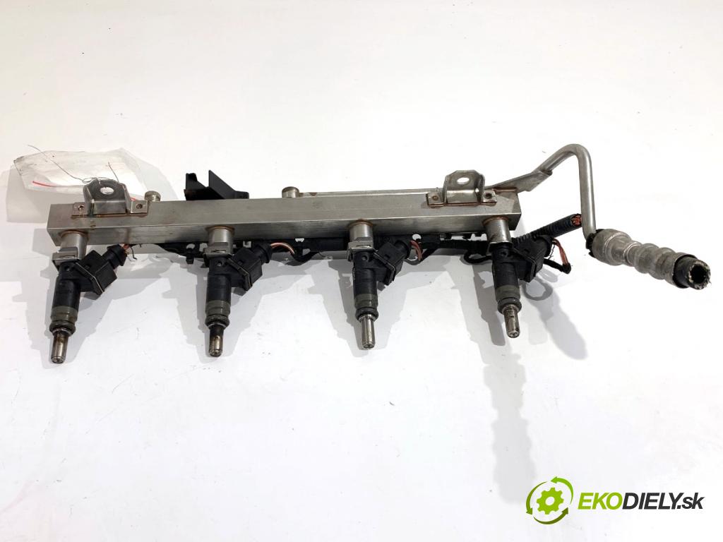 BMW E87 liftback 2005 85 kW 116 i 1596 lišta vstřikovací 7530420 (Vstřikovací lišta)