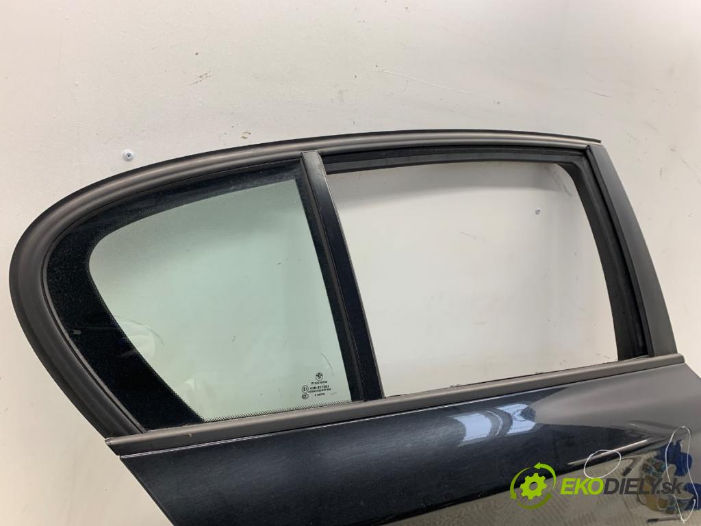 BMW E87 liftback 2005 85 kW 116 i 1596 dveře pravý zadní část 475