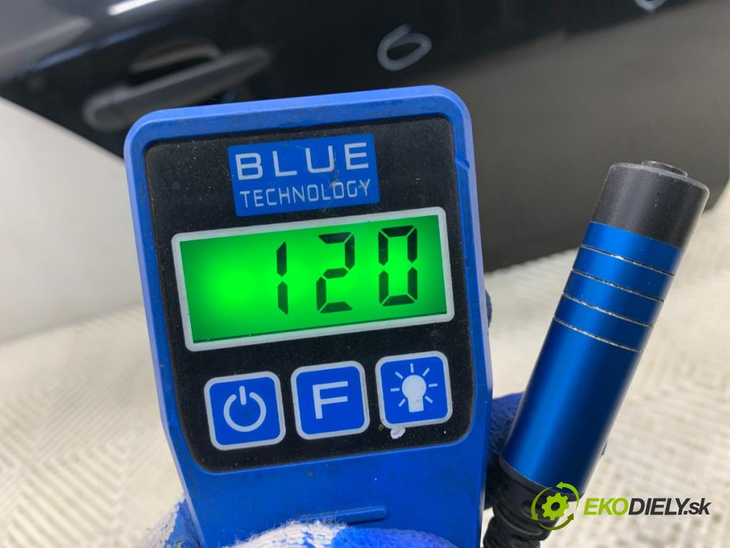 BMW E87 liftback 2005 85 kW 116 i 1596 dveře pravý zadní část 475