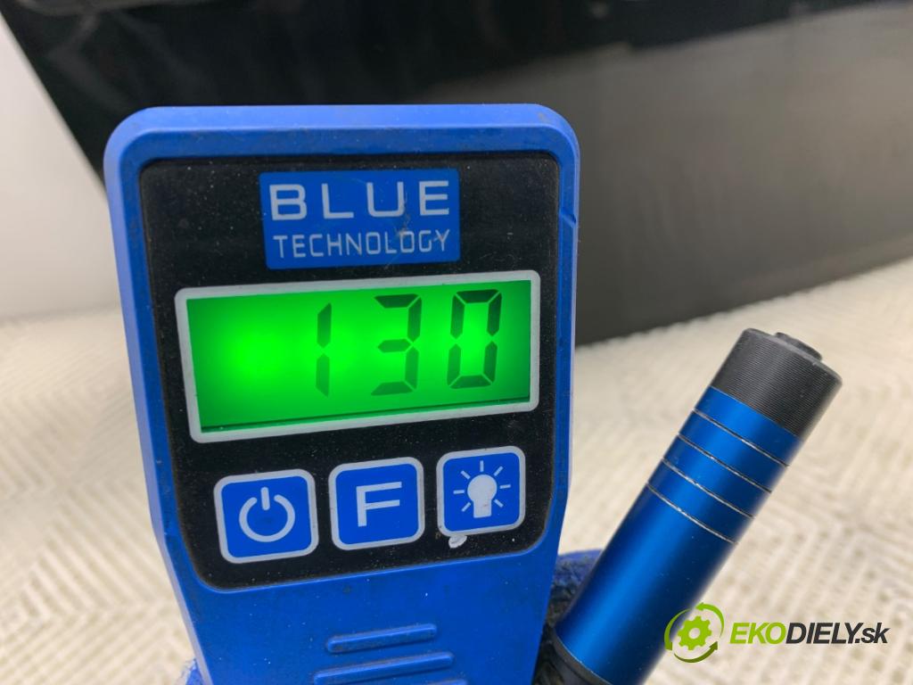 BMW E87 liftback 2005 85 kW 116 i 1596 Dvere pravy predný 475