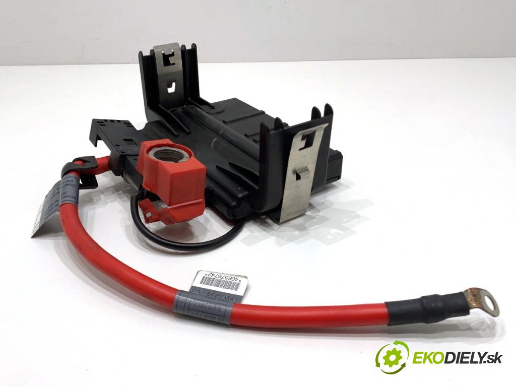 BMW E87 liftback 2005 85 kW 116 i 1596 svorka plus 6936649