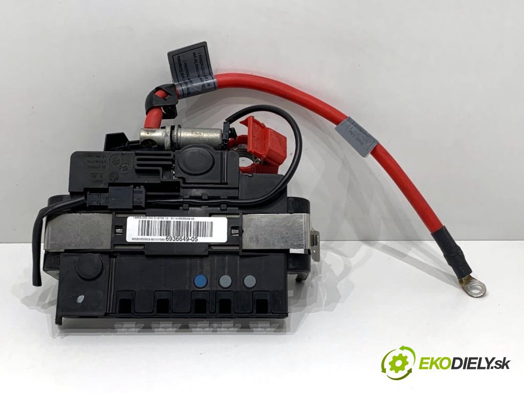 BMW E87 liftback 2005 85 kW 116 i 1596 svorka plus 6936649