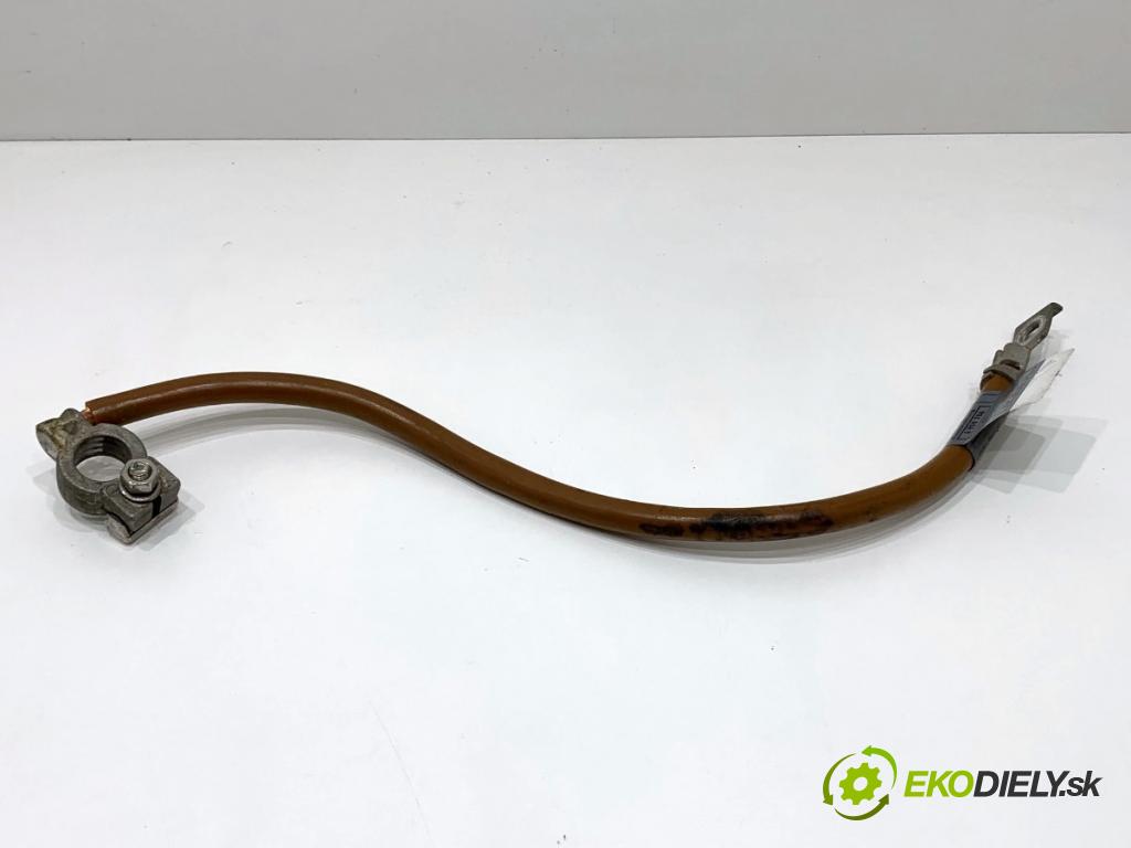 BMW E87 liftback 2005 85 kW 116 i 1596 svorka MINUS: 6929705