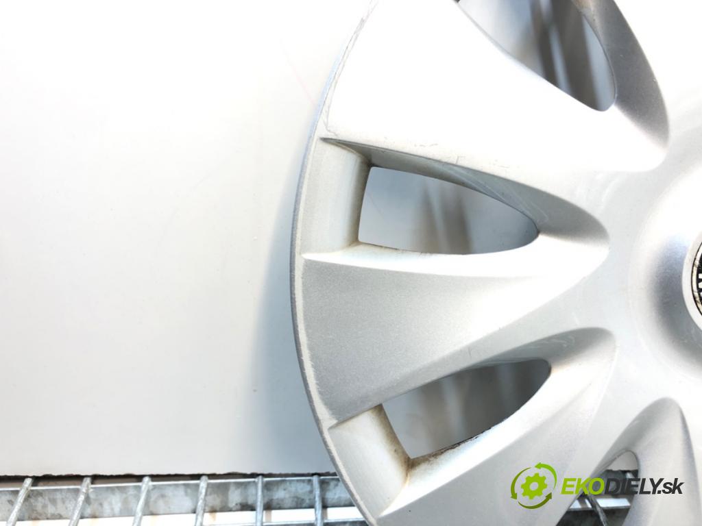 BMW E87 liftback 2005 85 kW 116 i 1596 puklica