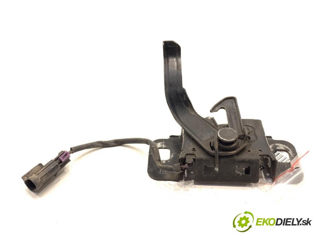 OPEL ASTRA J Kombi 2013 81 kW 1.7 CDTI (35) 1686 zámok kapoty přední část 13367151