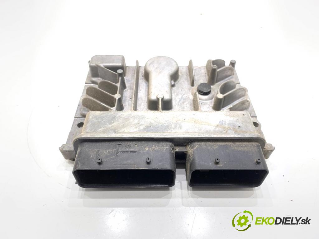 OPEL ASTRA J Kombi 2013 81 kW 1.7 CDTI (35) 1686 řídící jednotka motora 55588354 (Řídicí jednotka)