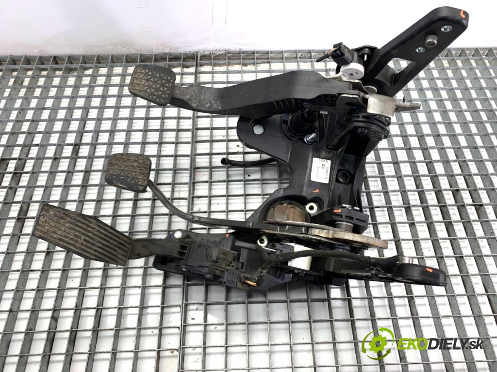 OPEL ASTRA J Kombi 2013 81 kW 1.7 CDTI (35) 1686 PEDÁL: manuální 13252175 (Potenciometr plynového pedálu)