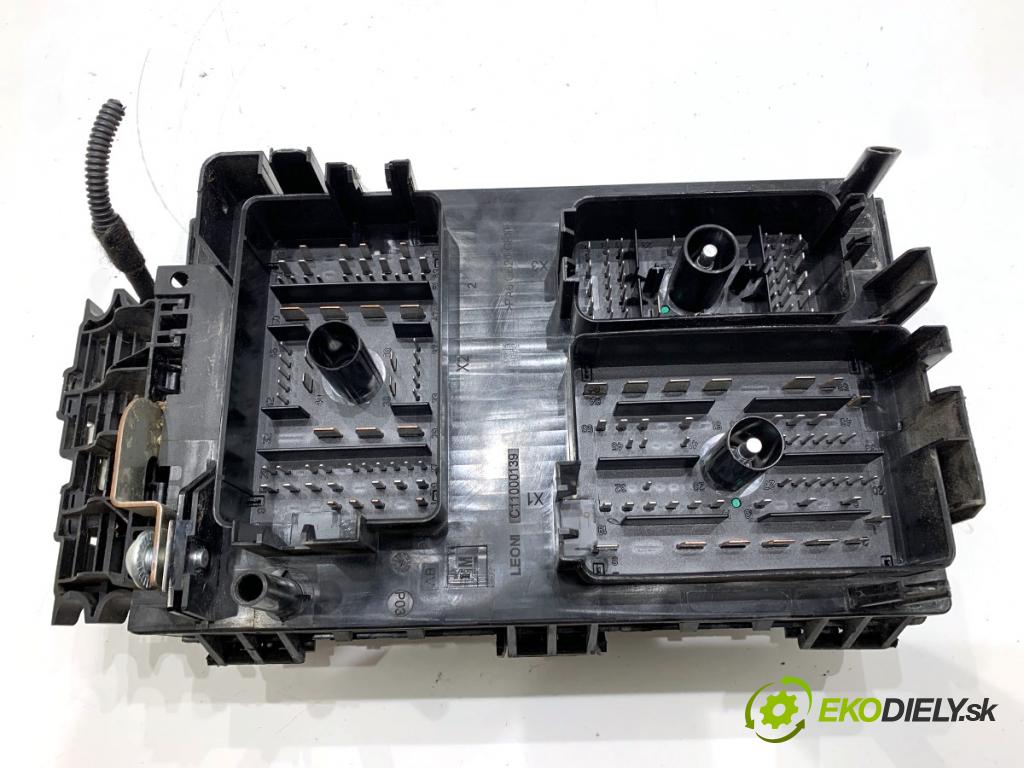 OPEL ASTRA J Kombi 2013 81 kW 1.7 CDTI (35) 1686 Skrinka poistková 13368641 (Poistková skrinka)