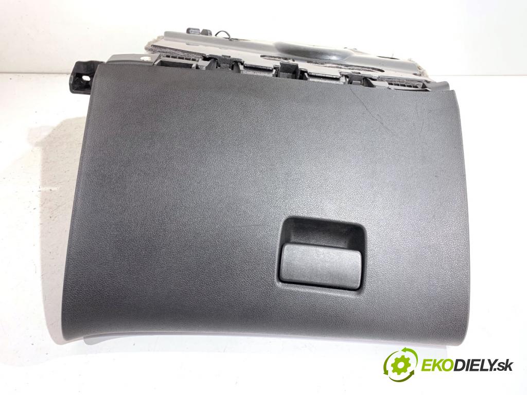 OPEL ASTRA J Kombi 2013 81 kW 1.7 CDTI (35) 1686 přihrádka kastlík spolujezdce 13262607 (Přihrádka (kastlík))