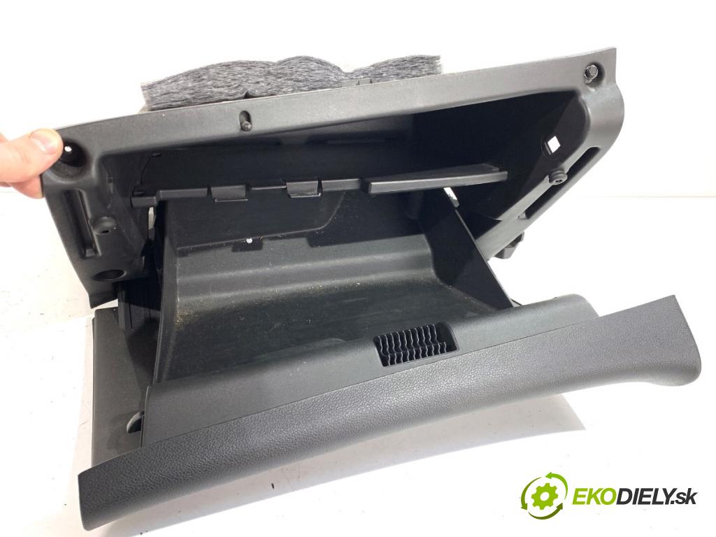 OPEL ASTRA J Kombi 2013 81 kW 1.7 CDTI (35) 1686 Priehradka, kastlík spolujazdca 13262607 (Priehradka (kastlík))