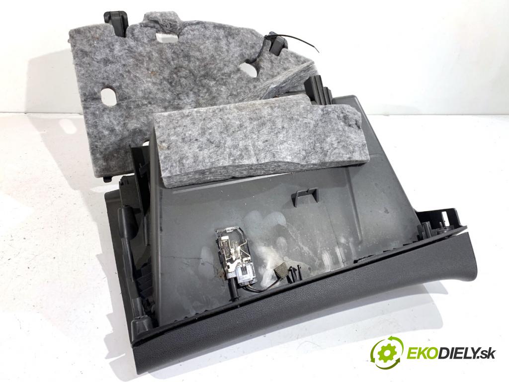 OPEL ASTRA J Kombi 2013 81 kW 1.7 CDTI (35) 1686 Priehradka, kastlík spolujazdca 13262607 (Priehradka (kastlík))