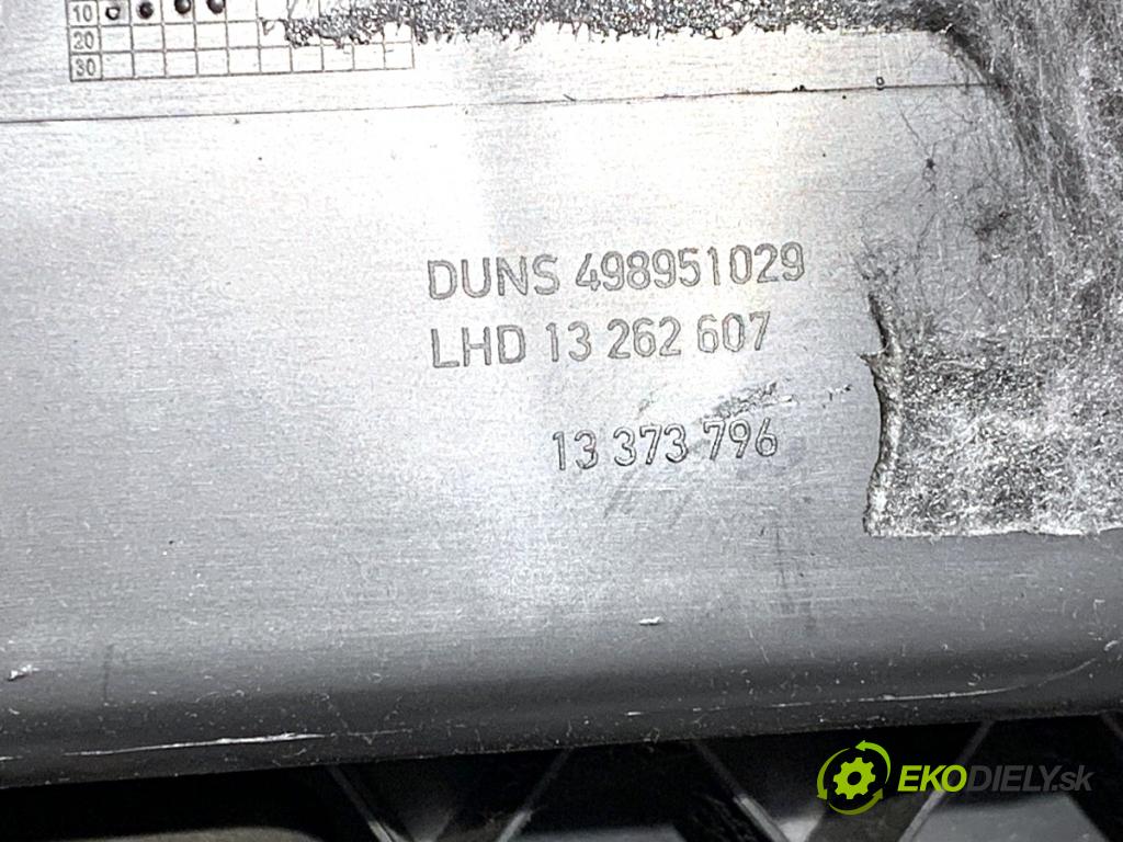 OPEL ASTRA J Kombi 2013 81 kW 1.7 CDTI (35) 1686 Priehradka, kastlík spolujazdca 13262607 (Priehradka (kastlík))