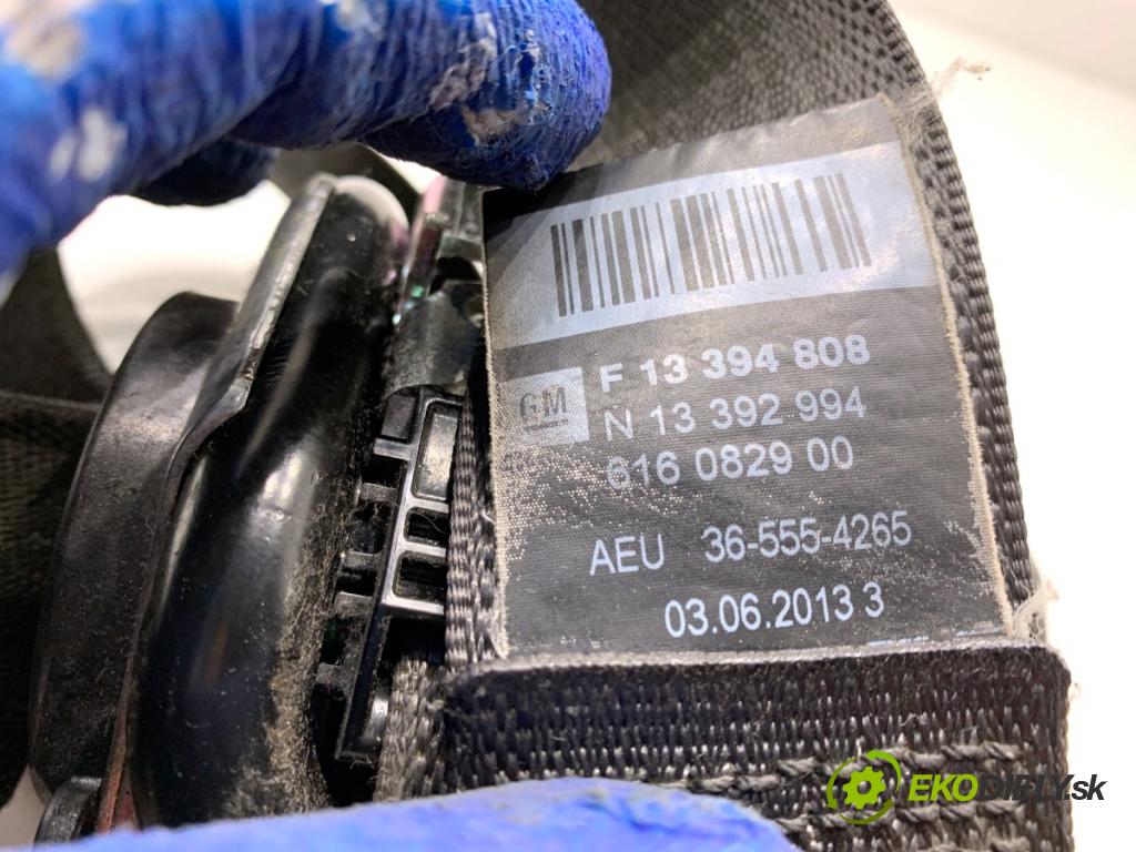 OPEL ASTRA J Kombi 2013 81 kW 1.7 CDTI (35) 1686 držák bezpečnost levý přední část 617023600