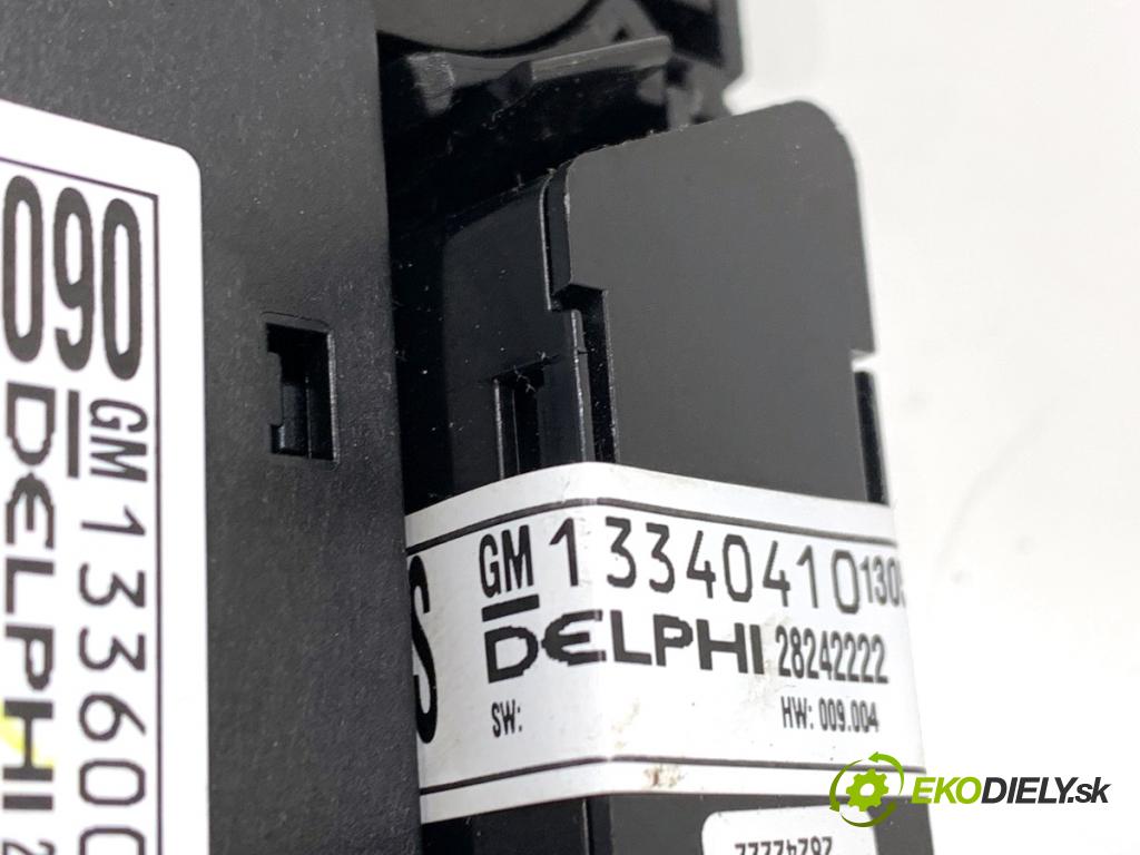 OPEL ASTRA J Kombi 2013 81 kW 1.7 CDTI (35) 1686 Panel ovládania radia 13288081 (Prepínacie páčky pod volantom)