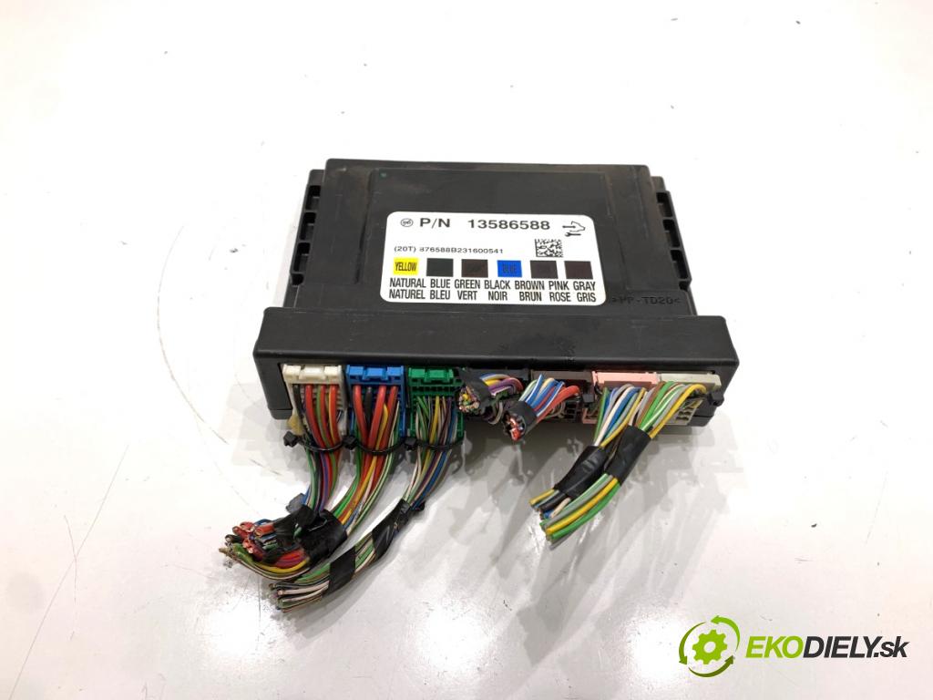 OPEL ASTRA J Kombi 2013 81 kW 1.7 CDTI (35) 1686 modul komfortu 13586588 (Komfortní modul)