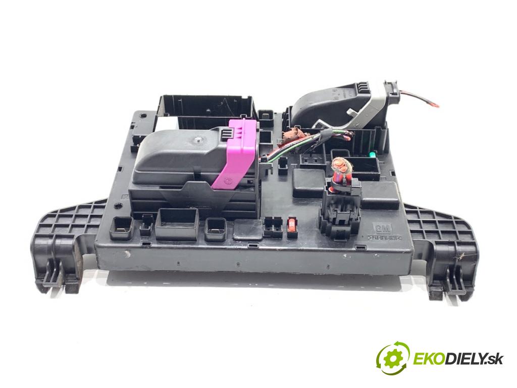 OPEL ASTRA J Kombi 2013 81 kW 1.7 CDTI (35) 1686 Modul BSI 13368651 (Poistková skrinka)