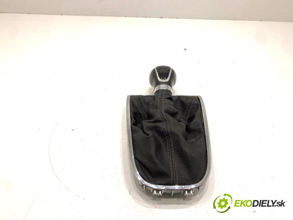 OPEL ASTRA J Kombi 2013 81 kW 1.7 CDTI (35) 1686 manžeta  (Řadicí páka (kulisa) )