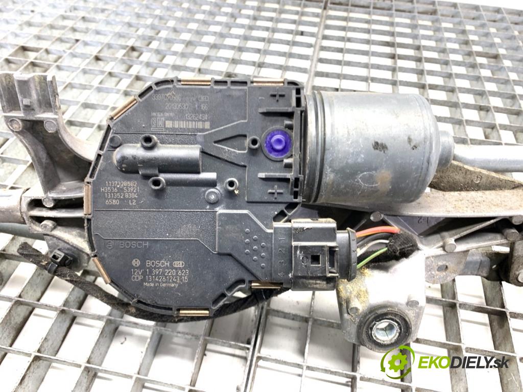 OPEL ASTRA J Kombi 2013 81 kW 1.7 CDTI (35) 1686 mechanismus stěračů přední část 13262434 (Motorek stěračů přední)