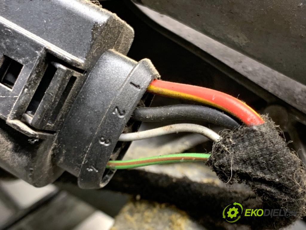 OPEL ASTRA J Kombi 2013 81 kW 1.7 CDTI (35) 1686 mechanismus stěračů přední část 13262434 (Motorek stěračů přední)