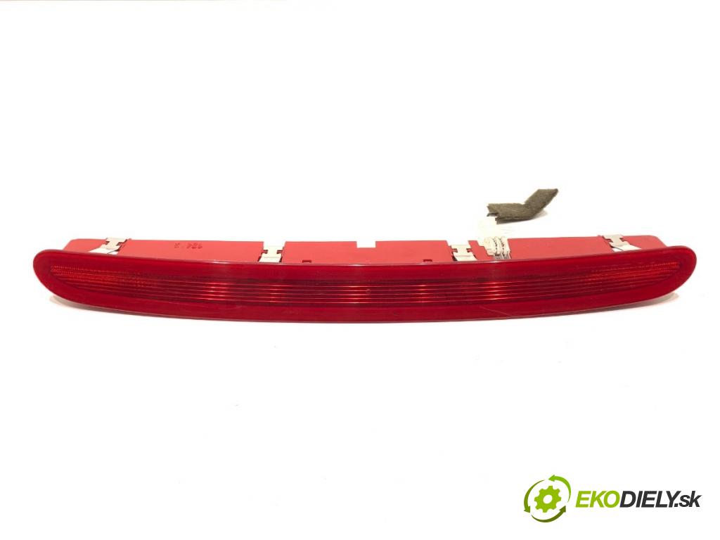 OPEL ASTRA J Kombi 2013 81 kW 1.7 CDTI (35) 1686 světlo brzdových světel 13282241