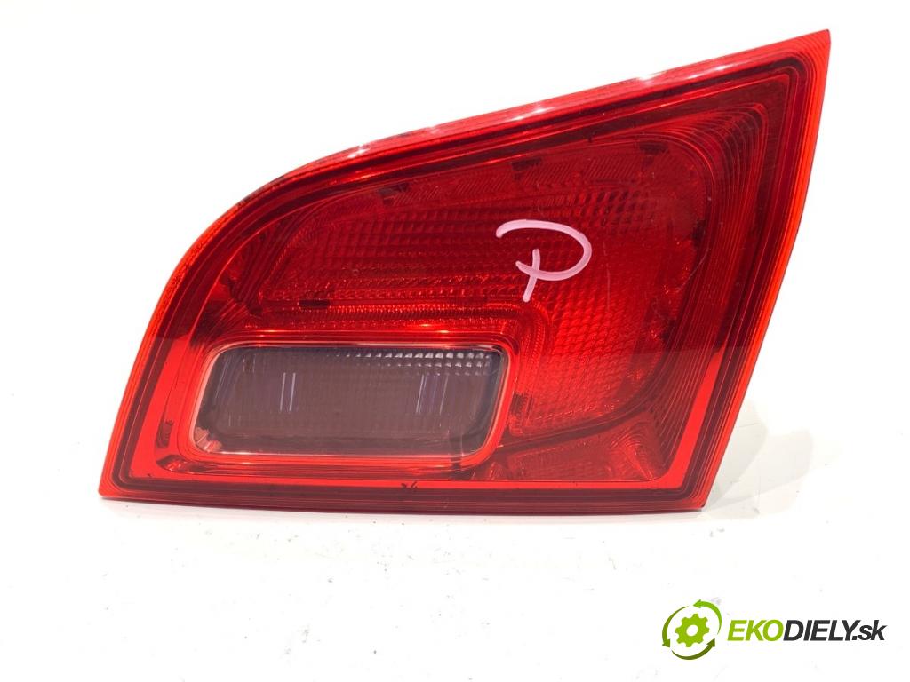 OPEL ASTRA J Kombi 2013 81 kW 1.7 CDTI (35) 1686 Svetlo zad pravá vnútorná 13282247 (Kľučka dverí ostatné)