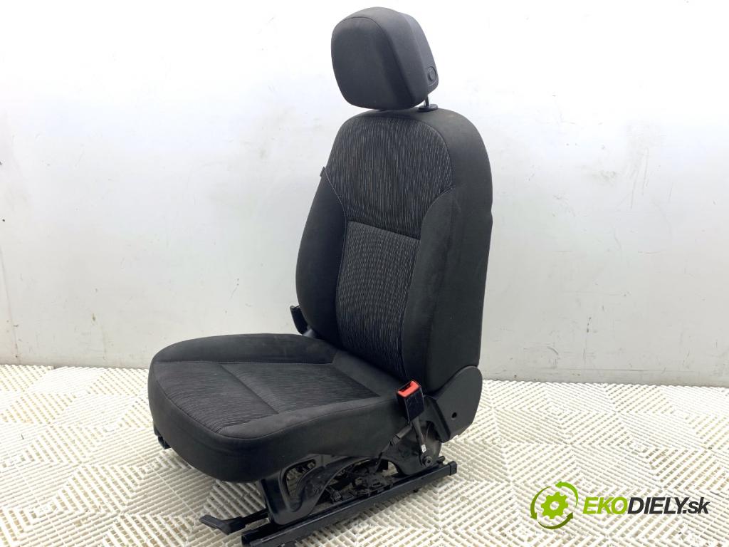 OPEL ASTRA J Kombi 2013 81 kW 1.7 CDTI (35) 1686 Sedadlo pravy predný