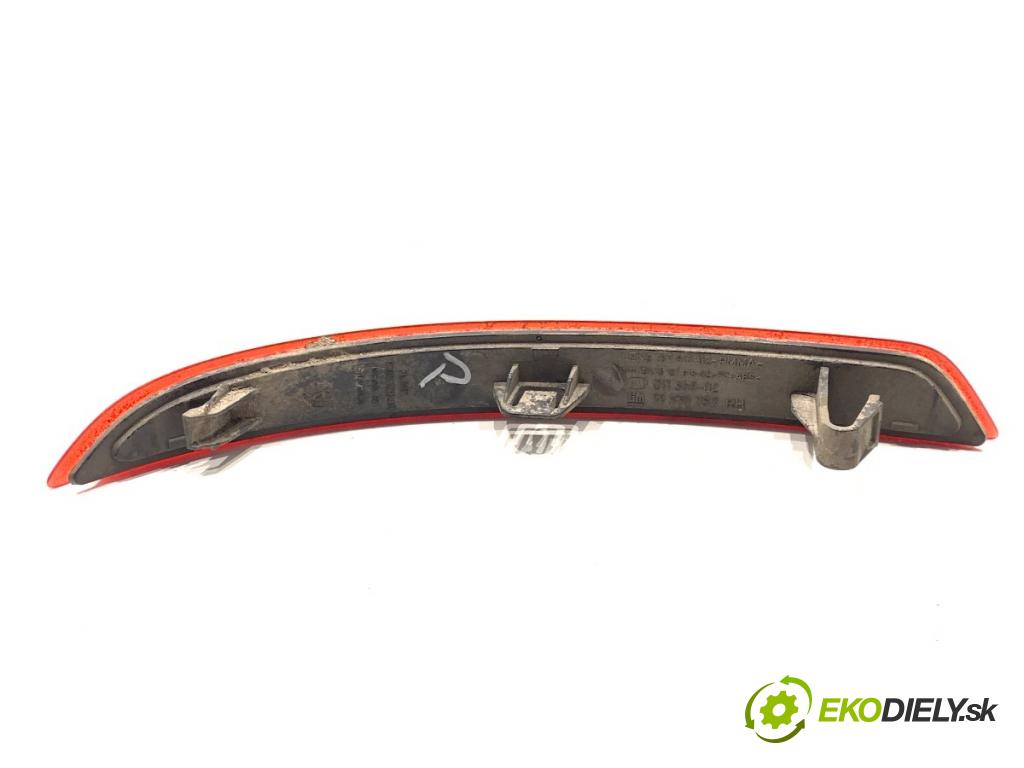 OPEL ASTRA J Kombi 2013 81 kW 1.7 CDTI (35) 1686 reflexne nárazníka pravy zad 13370757