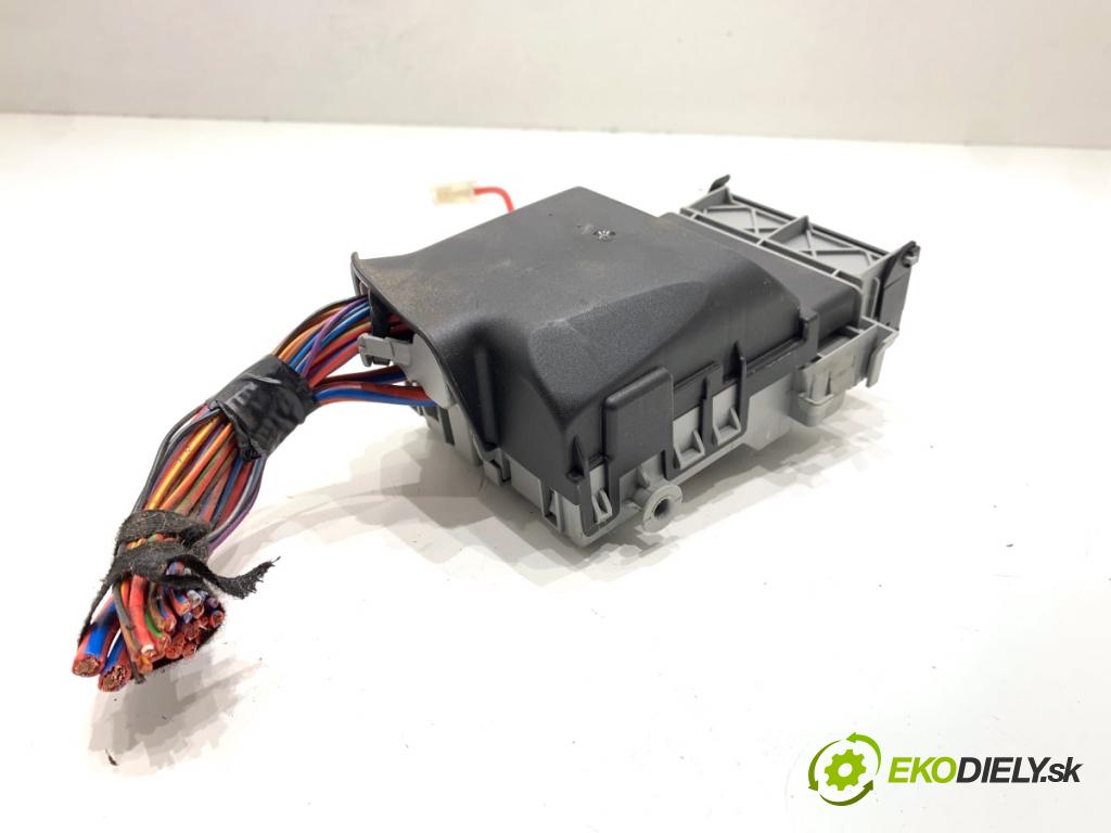 OPEL ASTRA J Kombi 2013 81 kW 1.7 CDTI (35) 1686 Skrinka poistková 13222786 (Poistková skrinka)