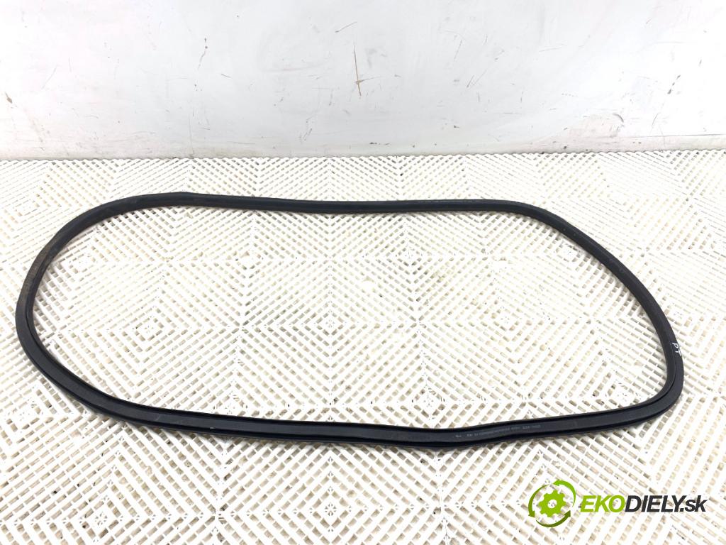 OPEL ASTRA J Kombi 2013 81 kW 1.7 CDTI (35) 1686 tesnenie Dvere zad pravá  (Karoséria ostatné)