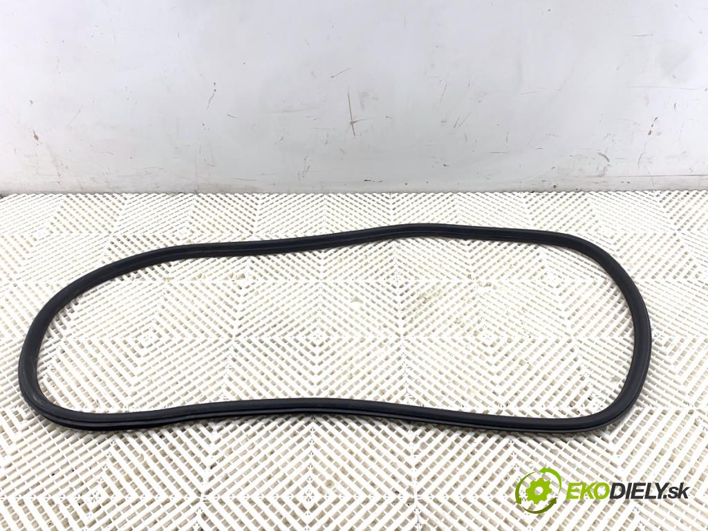 OPEL ASTRA J Kombi 2013 81 kW 1.7 CDTI (35) 1686 tesnenie Dvere zad pravá  (Karoséria ostatné)