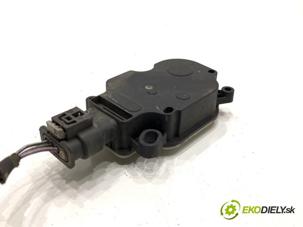 OPEL ASTRA J Kombi 2013 81 kW 1.7 CDTI (35) 1686 Motorček rolety ŽALÚZIE: 6466R300