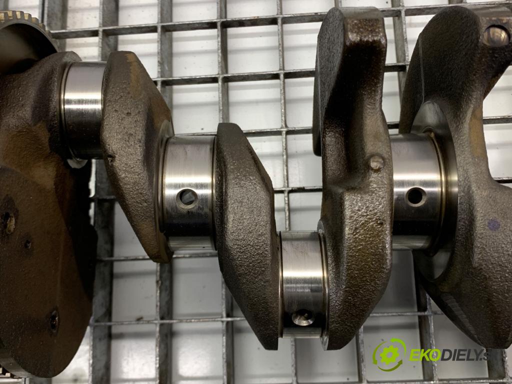 HYUNDAI ix20 liftback 2013 66 kW 1.4 1396 Kardaň, hriadeľ KLIKA: (Blok motora ostatné)