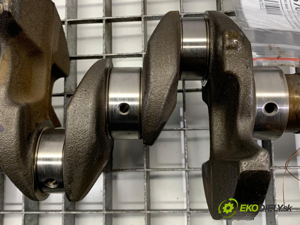 HYUNDAI ix20 liftback 2013 66 kW 1.4 1396 Kardaň, hriadeľ KLIKA: (Blok motora ostatné)