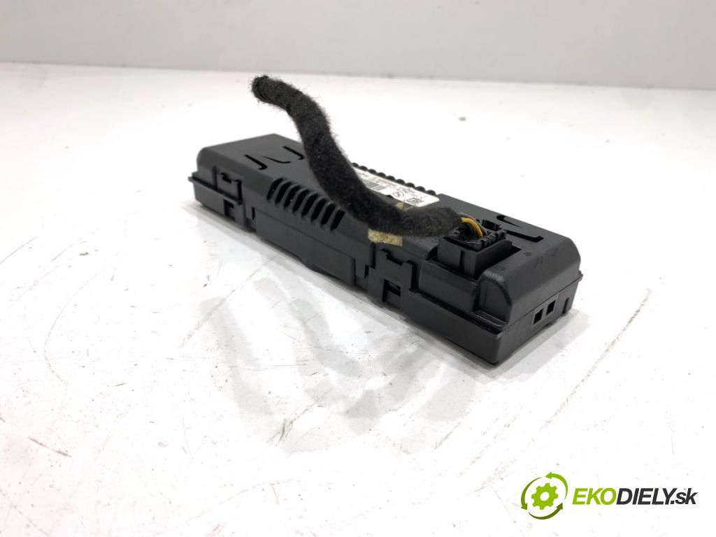 OPEL INSIGNIA A liftback 2009 103 kW 1.8 (68) 1796 Dislpej 13233977 (Prístrojová doska)