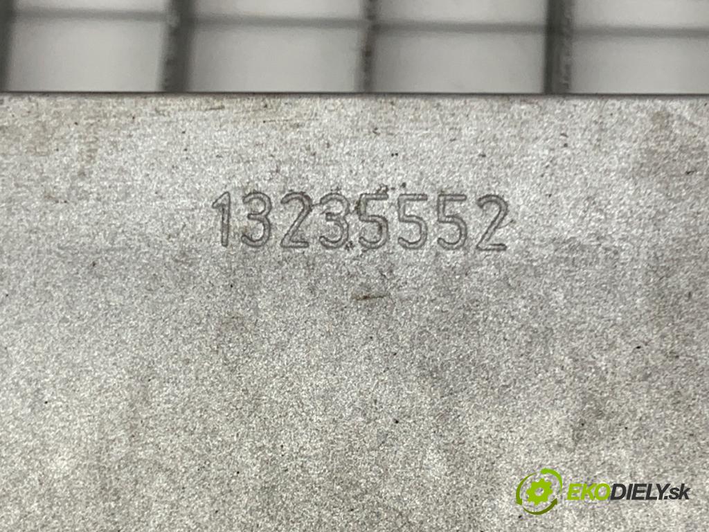 OPEL INSIGNIA A liftback 2009 103 kW 1.8 (68) 1796 Výstuha nárazníka predný 13235552 (Výstuha predná)