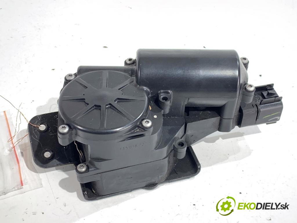 OPEL INSIGNIA A liftback 2009 103 kW 1.8 (68) 1796 zámok dverí zad 13501872