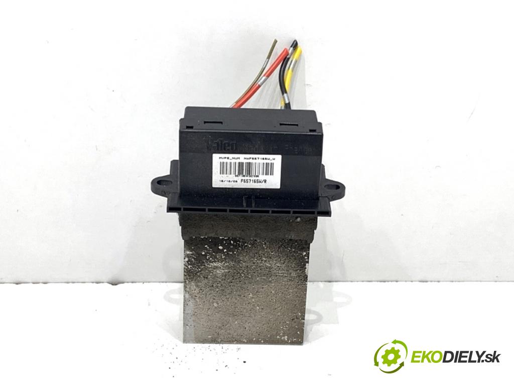 NISSAN NOTE E11 nadwozie wielkoprzestrzenne (MPV) 2007 81 kW 1.6 1598 odpor rezistor topení vzduchu F657165W (Odpor topení)