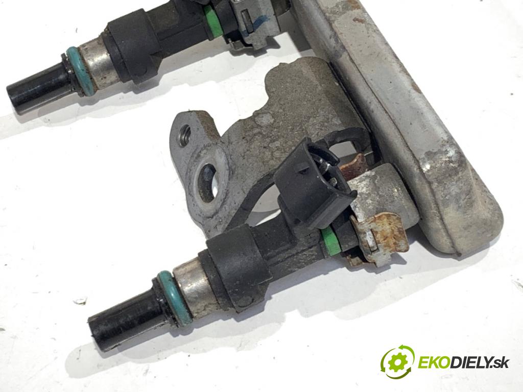 NISSAN NOTE E11 nadwozie wielkoprzestrzenne (MPV) 2007 81 kW 1.6 1598 lišta vstřikovací  (Vstřikovací lišta)