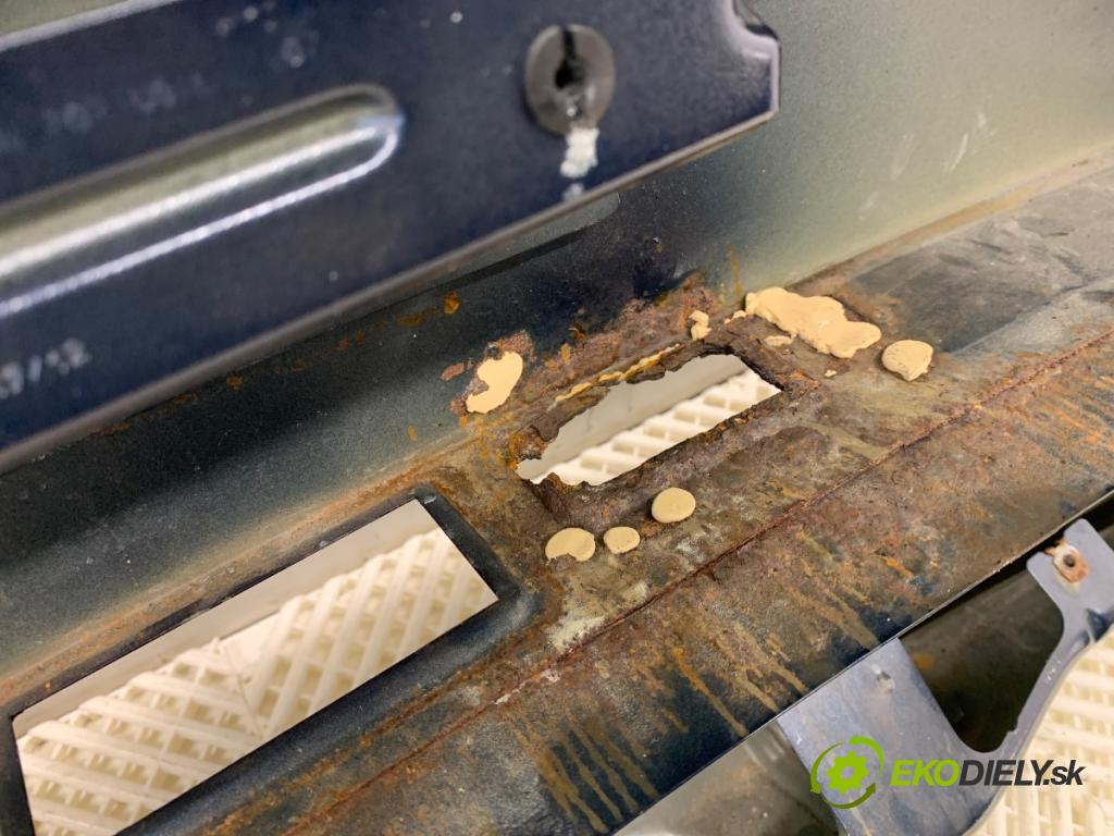 VW SHARAN nadwozie wielkoprzestrzenne (MPV) 2011 103 kW 2.0 TDI 1968 kapota zadní část