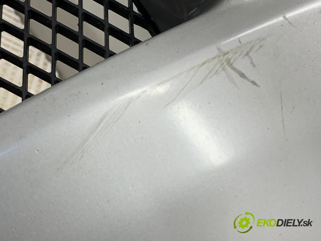 HYUNDAI TUCSON SUV 2007 100 kW 2.0 CRDi 1991 Nárazník predný  (Kľučka dverí ostatné)