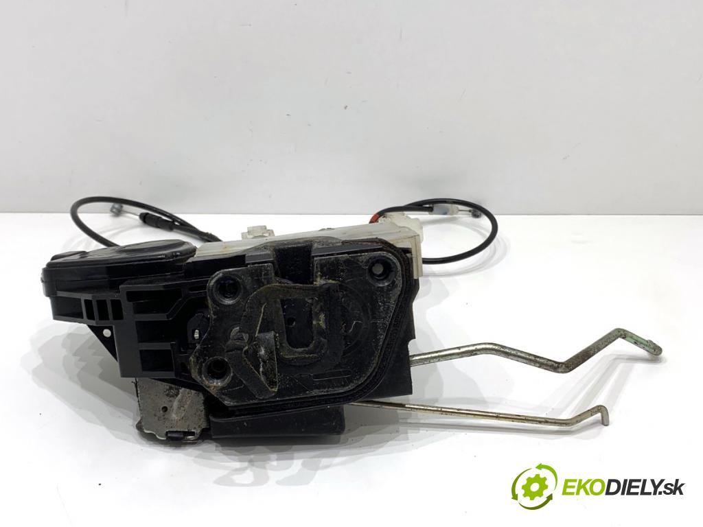 HYUNDAI TUCSON SUV 2007 100 kW 2.0 CRDi 1991 zámok Dvere pravy predný