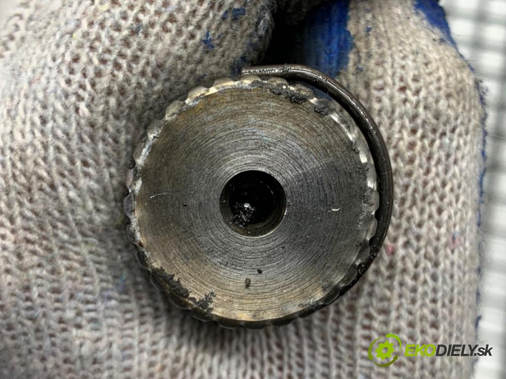 HYUNDAI TUCSON SUV 2007 100 kW 2.0 CRDi 1991 Poloos pravy predný 49500-2E800