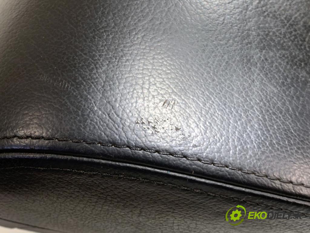 HYUNDAI TUCSON SUV 2007 100 kW 2.0 CRDi 1991 Lakťová opierka  (Lakťová opierka)