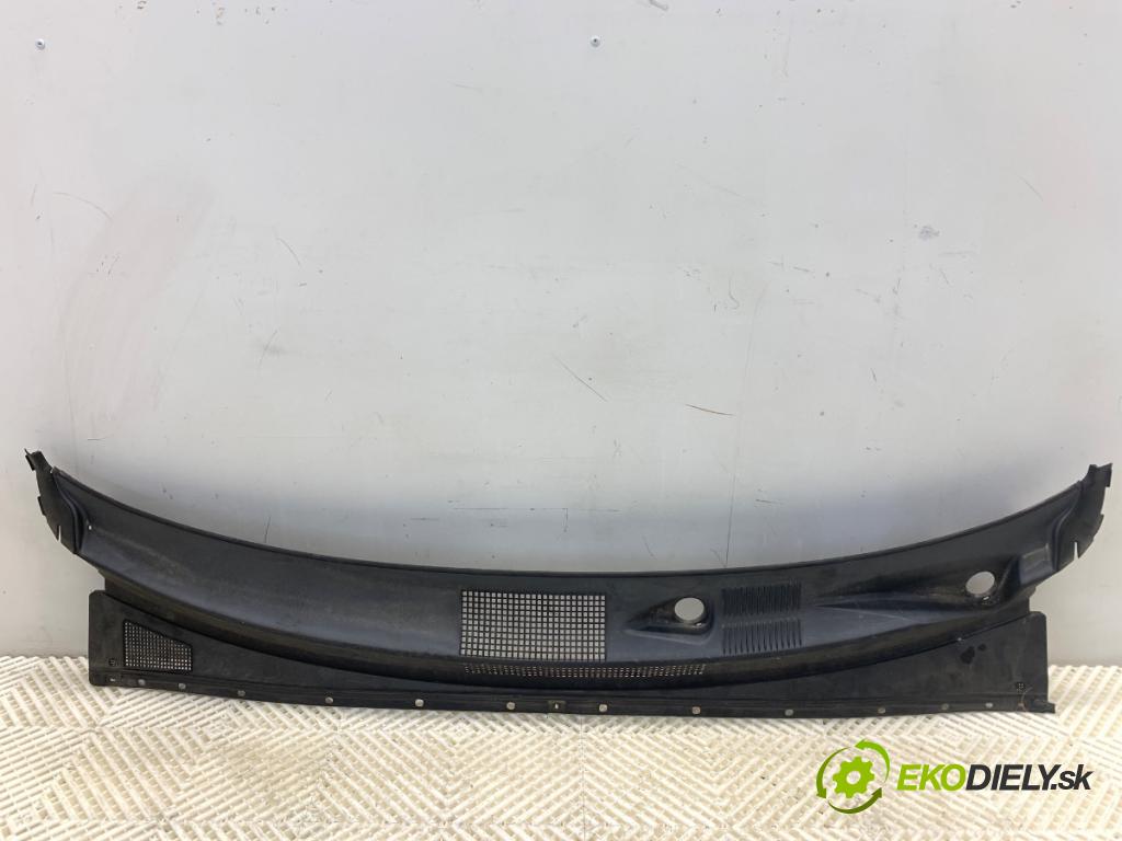 HYUNDAI TUCSON SUV 2007 100 kW 2.0 CRDi 1991 torpédo plast pod čelní okno 86150-2E000 (Plast pod čelním sklem)