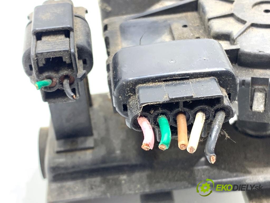 HYUNDAI TUCSON SUV 2007 100 kW 2.0 CRDi 1991 Mechanizmus stieračov predný  (Motorček stieračov predný)